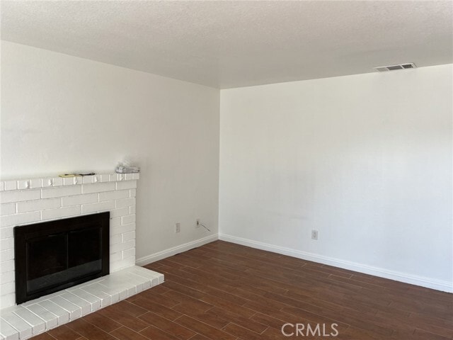 Building Photo - 8580 Club House Dr