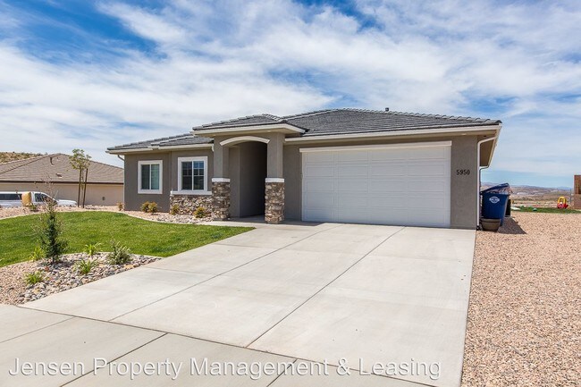 Building Photo - 5950 Desert Crest Drive