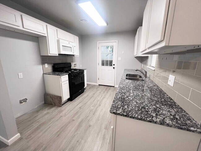 Building Photo - Updated Home in the Heart of NW OKC – Excellent Location!