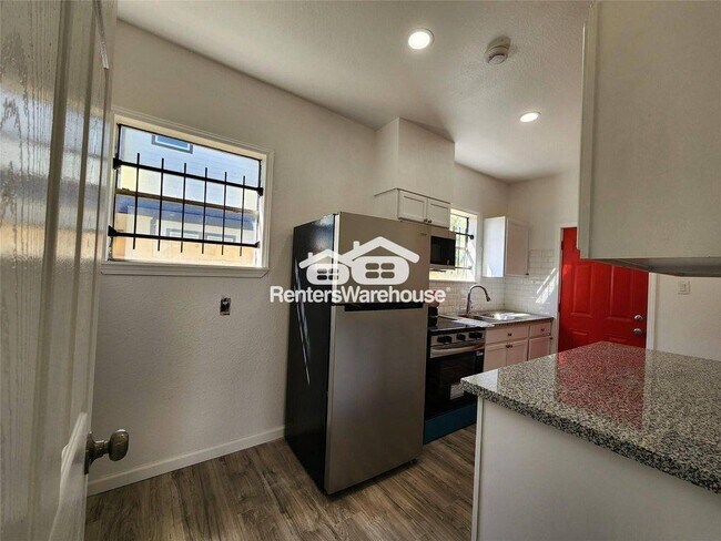 Foto del edificio - 2706 1/2 Berry St