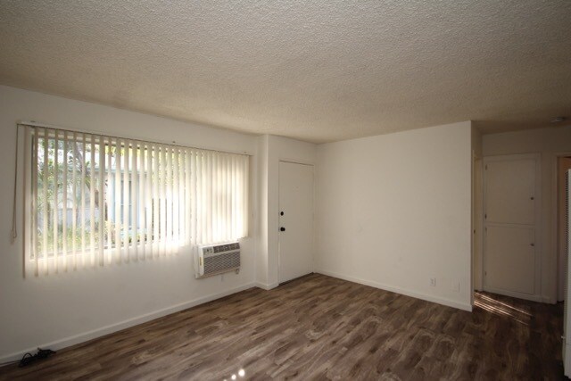 Building Photo - 433 N Mar Vista Ave