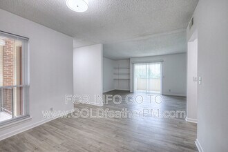 Building Photo - 515 Basswood Ave