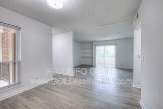 Building Photo - 515 Basswood Ave