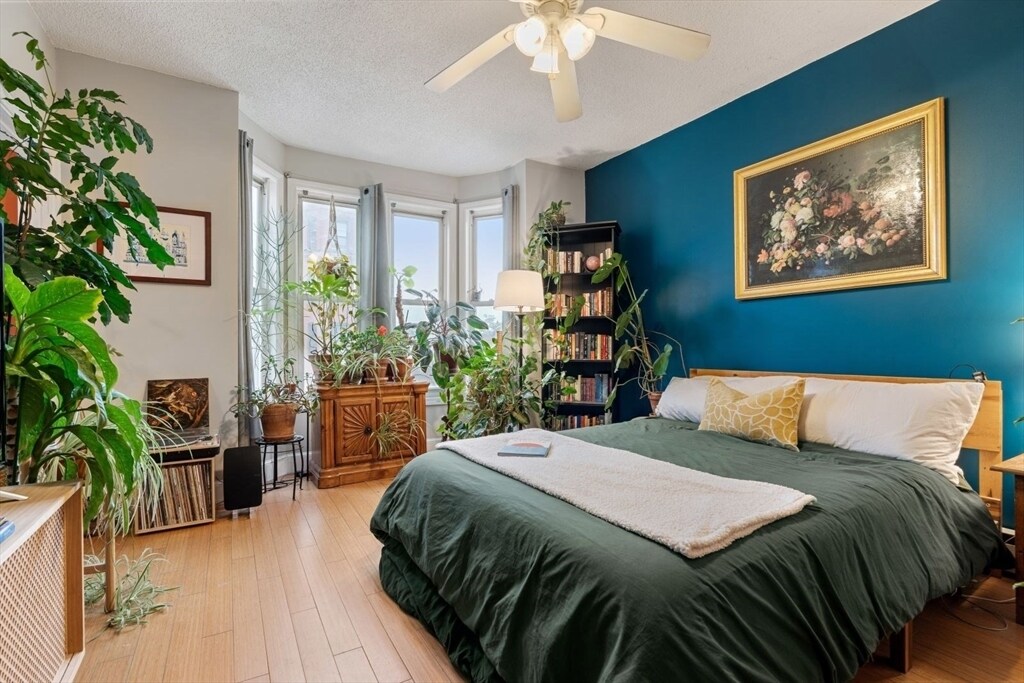 Foto principal - 377 Dorchester St