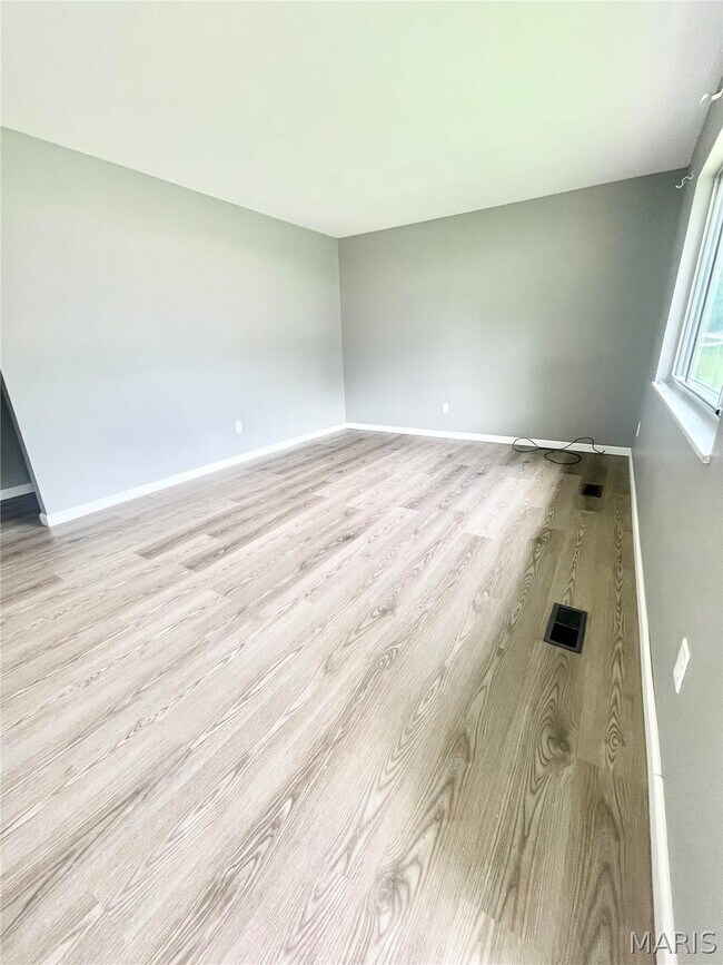 Foto del edificio - 805 Juniper Dr
