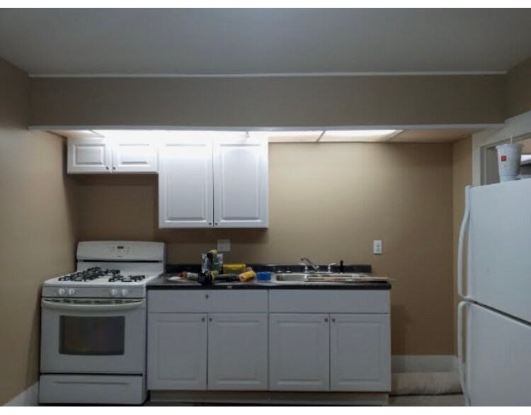 Kitchen - 153 E 2nd St
