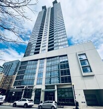 Building Photo - 100 E 14th St