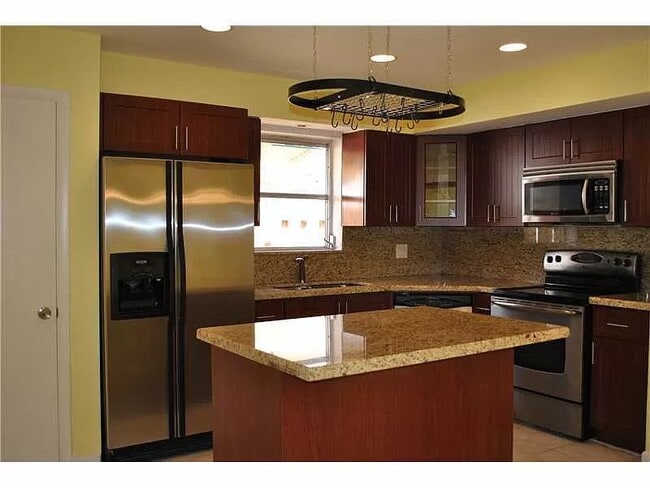 Kitchen - 3345 Hayes St