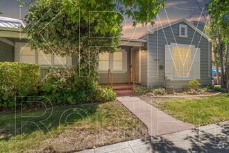 Building Photo - 1400 N Yosemite St