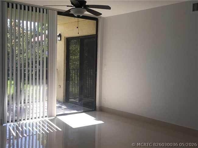 Foto del edificio - 10131 W Sunrise Blvd