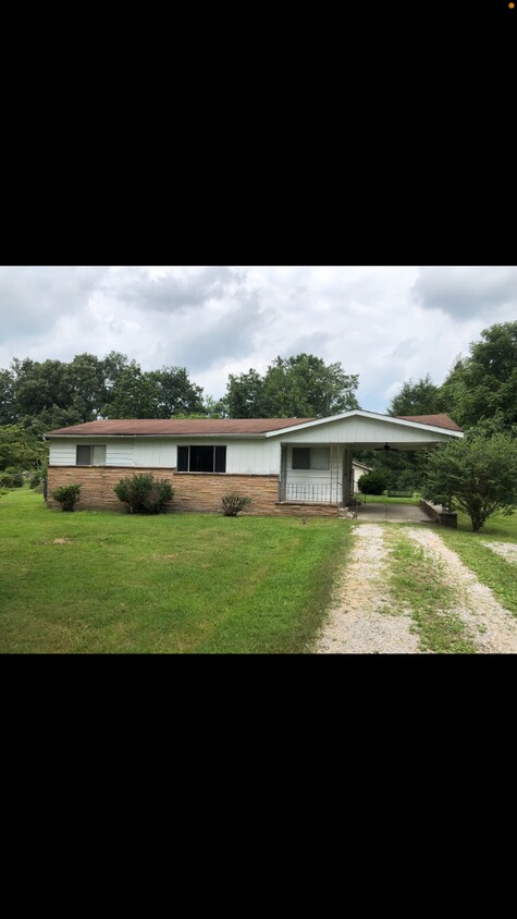 Primary Photo - 110 Iris Dr