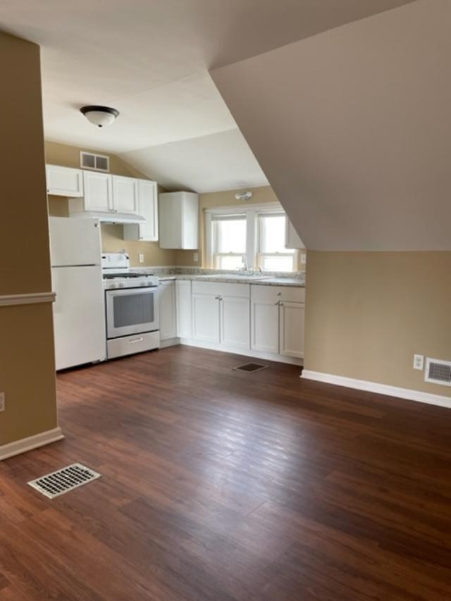 Kitchen - 2341 S 98th St