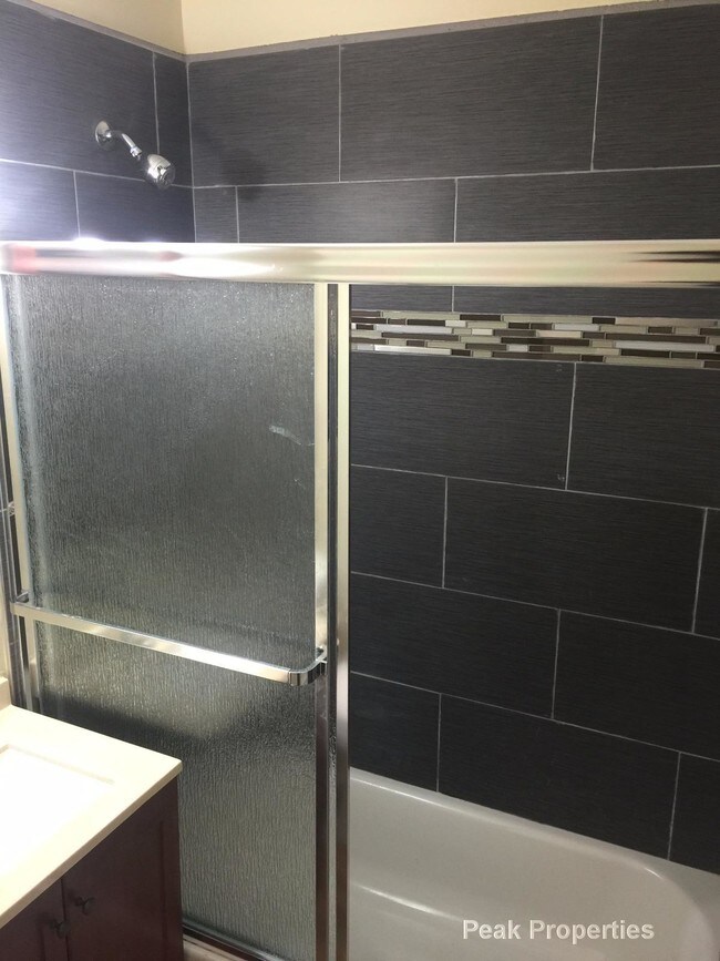 Foto del edificio - 21 N Main St