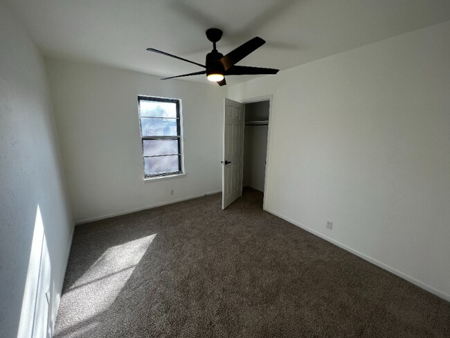 Foto del edificio - 1418 Morrison Dr