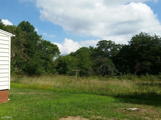Building Photo - 3 br, 2 bath House - 2408 Lees Chapel Rd