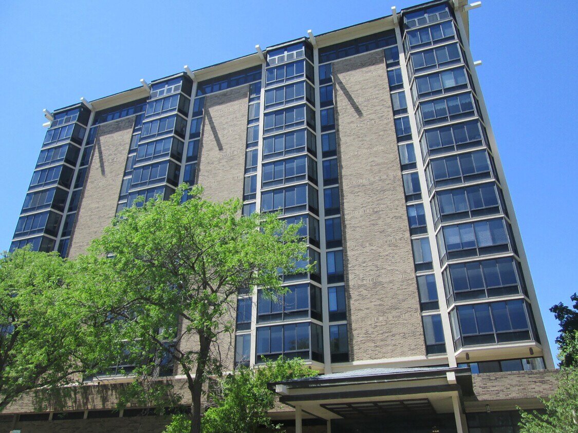 Front of Building - 207 5th Ave SW #308