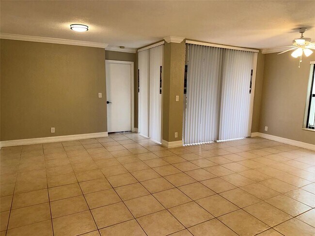 Foto del edificio - 3892 Coral Tree Cir