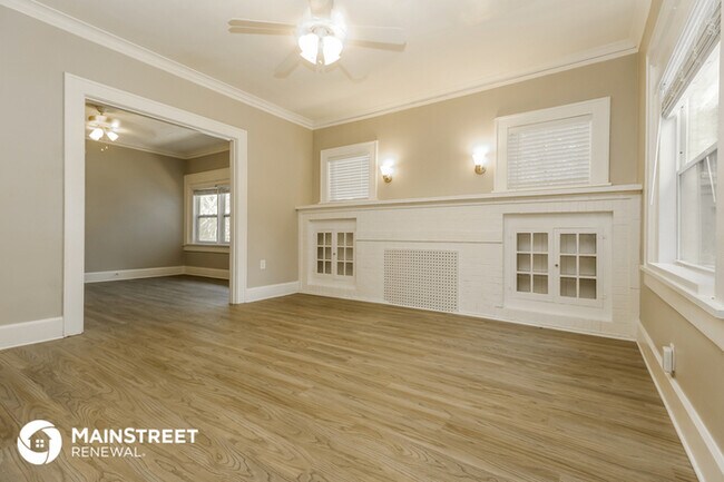 Building Photo - 1319 12th Ave S