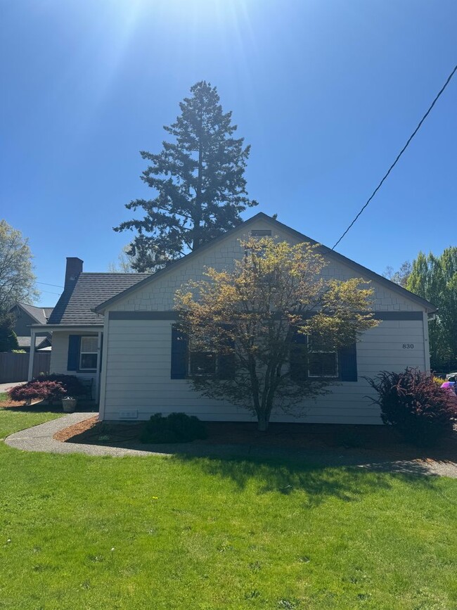 Building Photo - Great Locaton, Small Pet Negotiable w/ Pet...