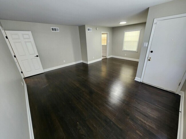 Foto del edificio - 5259 Sequoia Rd