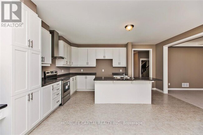 Building Photo - 218 Ponderosa St