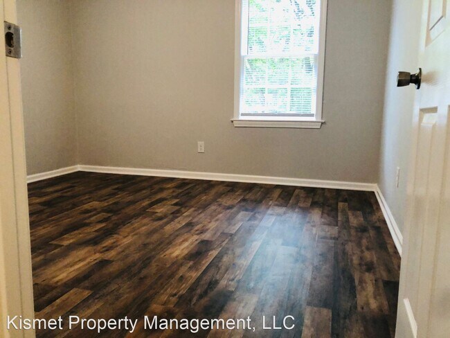 Building Photo - 3 br, 1 bath House - 3830 Bowen Ave