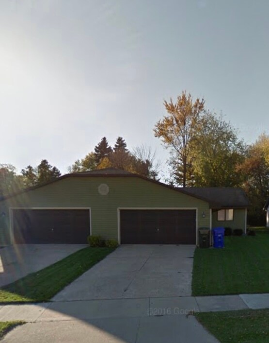 935 Shamrock Ct Unit 933, Kaukauna, WI 54130 Condo for Rent in