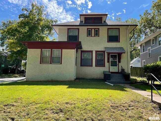 Building Photo - 221 E Dover Ct