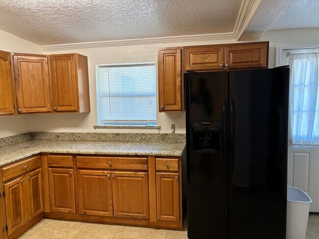 Foto del edificio - Move in ready 3 bedroom home