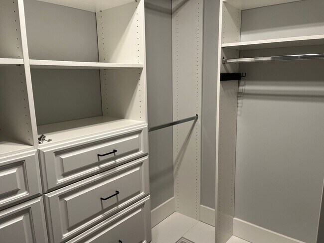 Building Photo - 10515 Hawick Ct