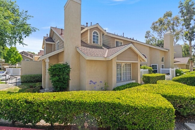 Building Photo - 26481 Olivewood