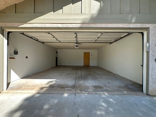 Building Photo - 1040 Walnut Ave