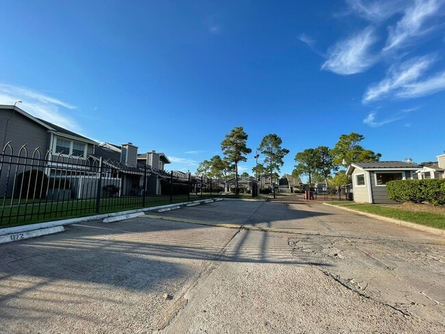 Building Photo - 12250 Copper Tree Pvt Ln