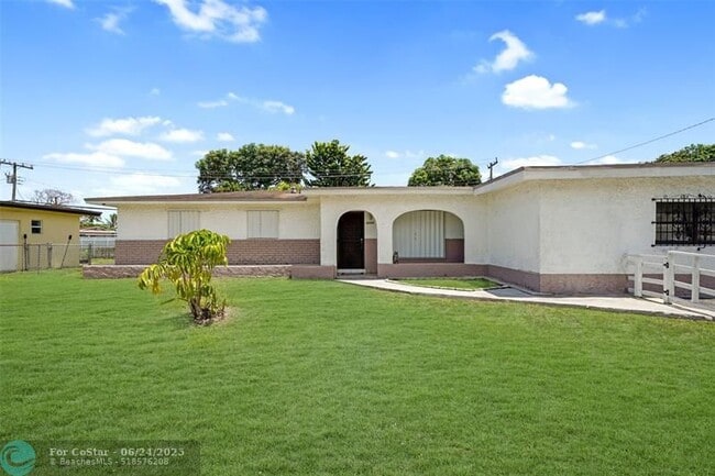 Building Photo - 4260 NW 173rd Dr