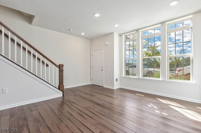 Foto del edificio - 1014 Station Rd