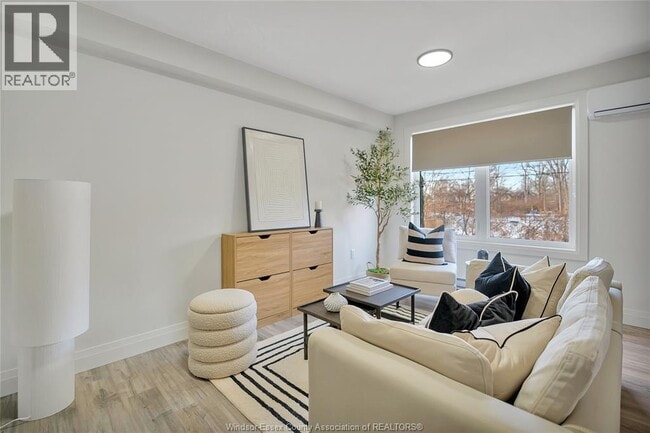 Building Photo - 513 Caron Ave