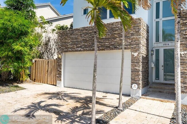 Foto del edificio - 2808 NE 30th St
