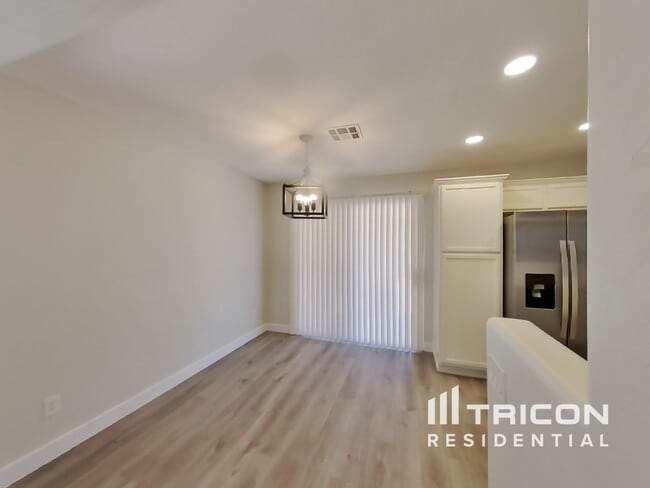 Building Photo - 2850 E Bagdad Rd