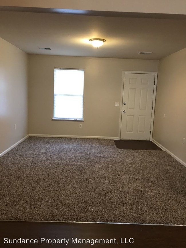 Building Photo - 516 Wichita Dr