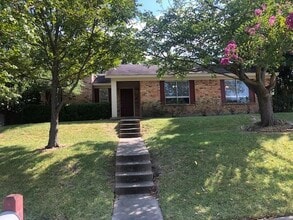 Building Photo - 1741 Crystal Way