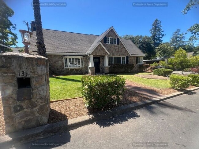 Building Photo - "Wine Country Living at Its Finest – 5BR R...