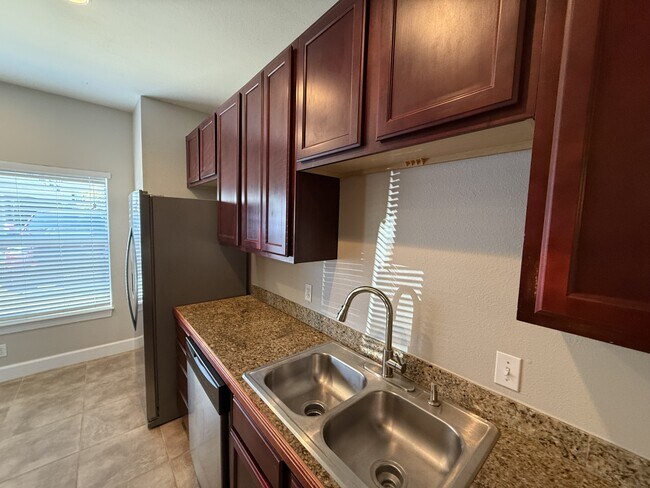 Foto del edificio - 15284-15331 US-331 BUS