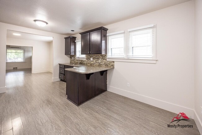 Foto del edificio - 3217 NE 78th Ave