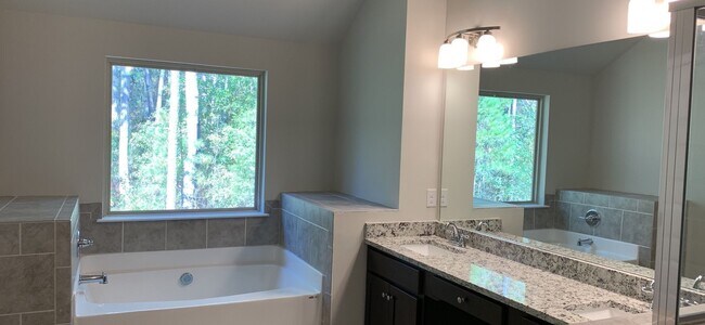 Building Photo - Single Family Home in Lithonia with UPGRAD...