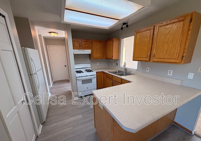 Building Photo - 3236 Bluefield Pl