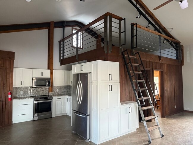 Foto del edificio - 11923 Fuller Rd