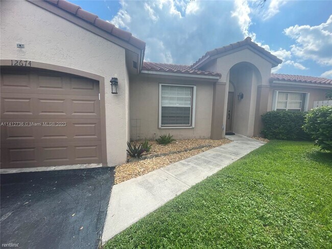 Foto del edificio - 3 br, 2 bath House - 12674 NW 15th St