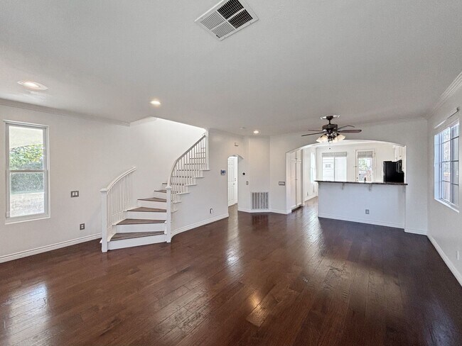 Building Photo - Charming 3BD/2.5BA House in Chula Vista W/...