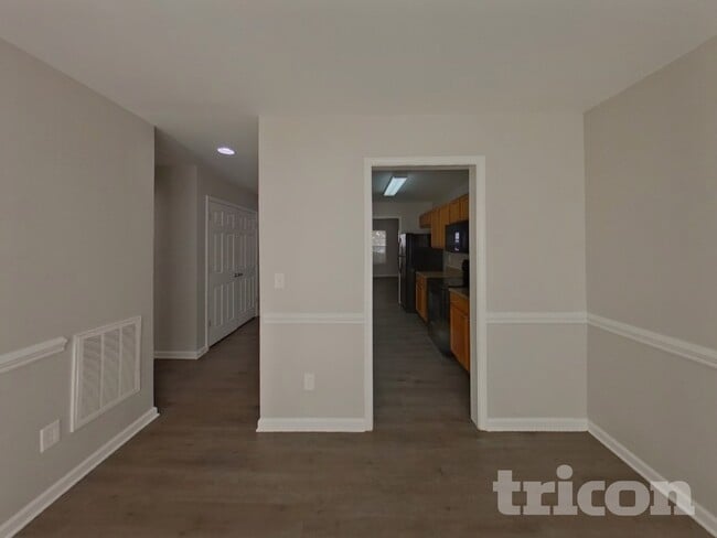 Foto del edificio - 1392 Zered Pl NW