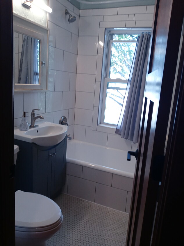 Foto principal - 2733 Girard Ave S